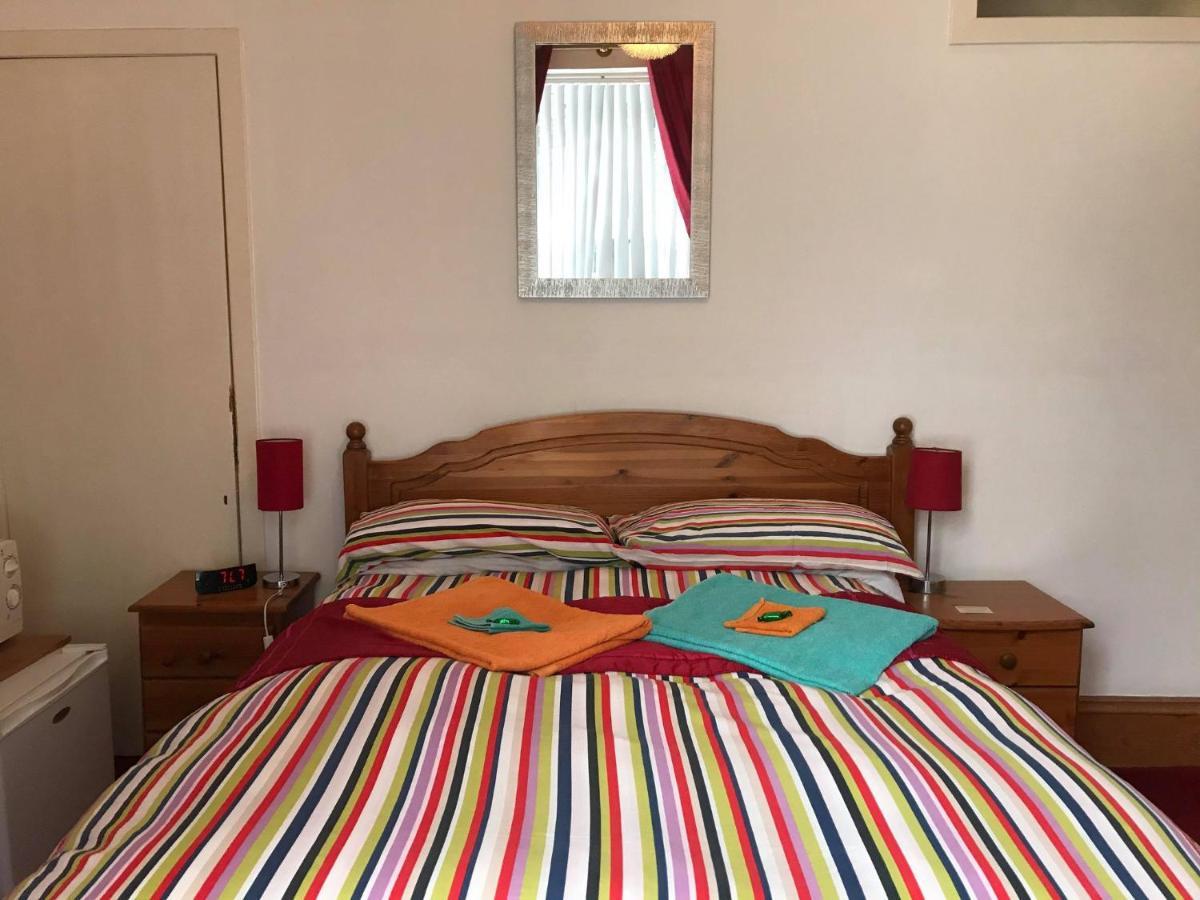 Broomlea Guest House 戴斯 外观 照片