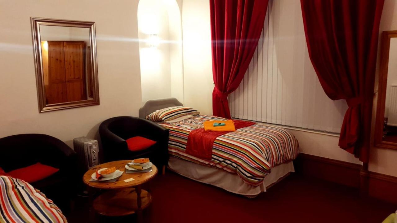 Broomlea Guest House 戴斯 外观 照片