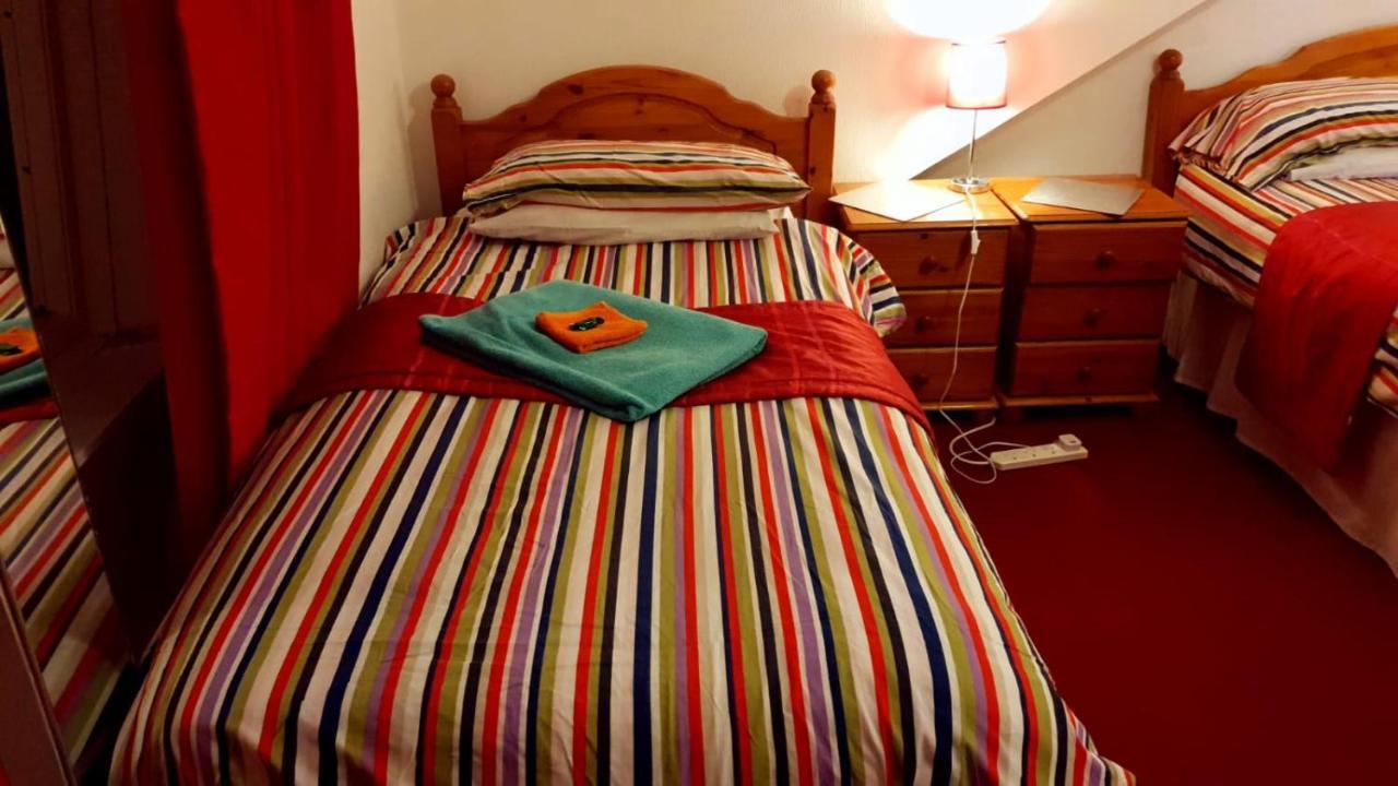 Broomlea Guest House 戴斯 外观 照片