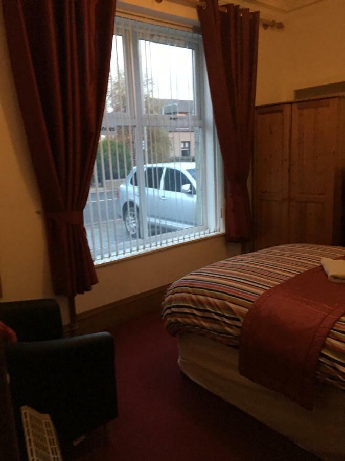Broomlea Guest House 戴斯 外观 照片